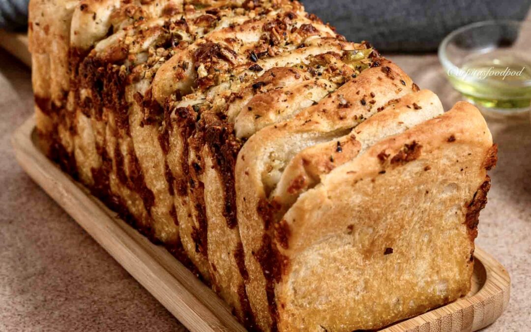 Cheese Chilli Garlic Pull Apart Bread