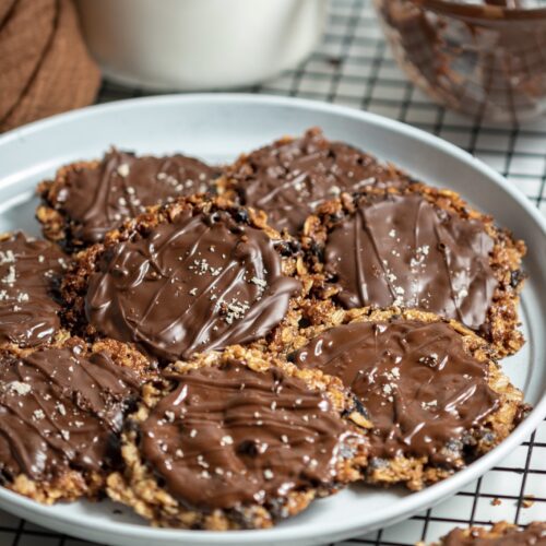 Oats and Chocolate Hobnobs