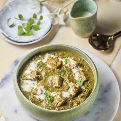 Paneer In Mint & Coriander Curry