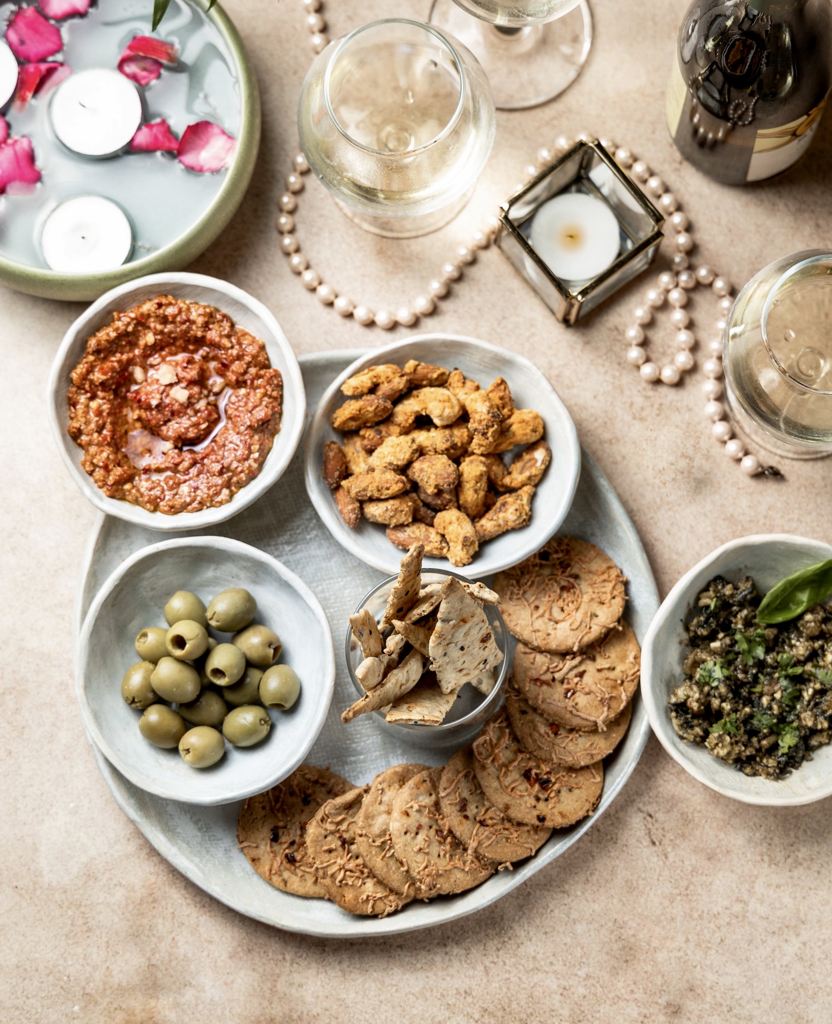 Party Platter – Lavash Crackers Dips