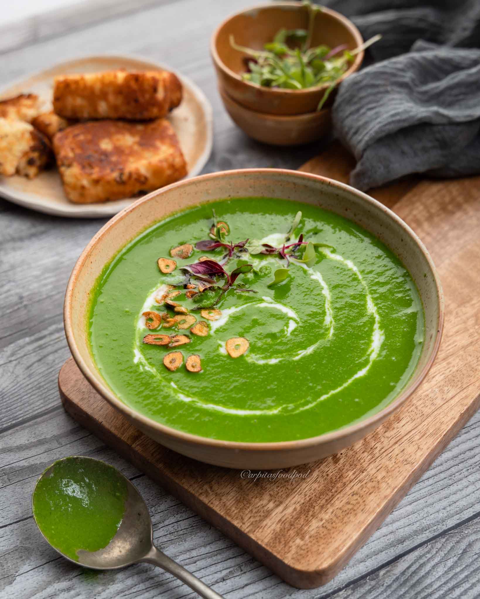 Spinach & Roasted Almond Soup