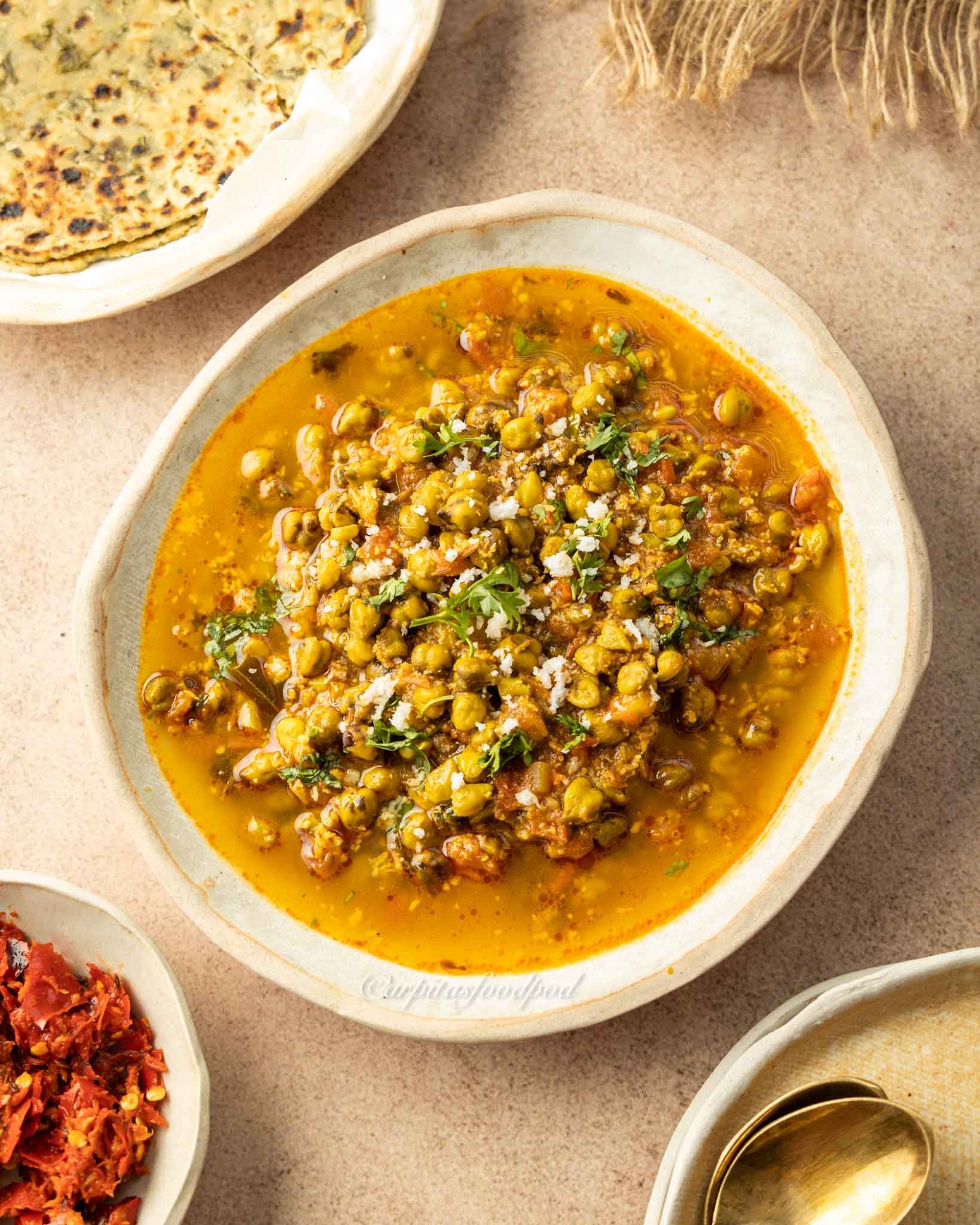 Green Chickpeas In Tomato Coconut Curry
